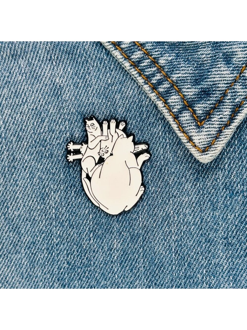 ⭐Cat Heart Pin Enamel Lapel Dark Punk White Black Cats Lovers Animal Broch New⭐